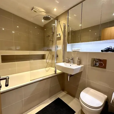 Royal London Gateway Apartment Exterior photo